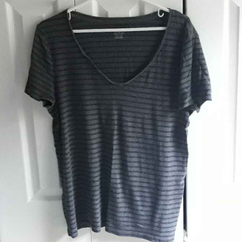 V-neck tee shirt